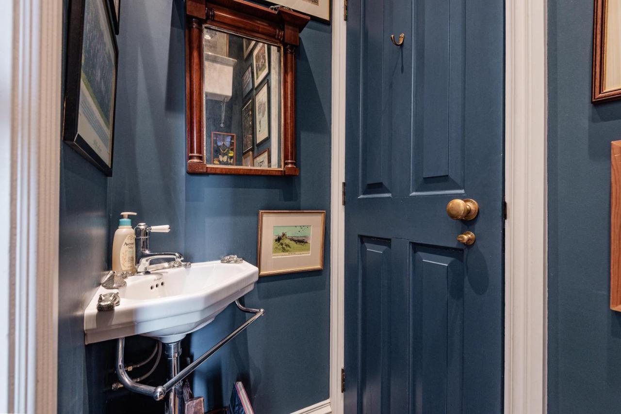 Charming Pimlico Home Close To The River Thames By Underthedoormat Лондон Экстерьер фото